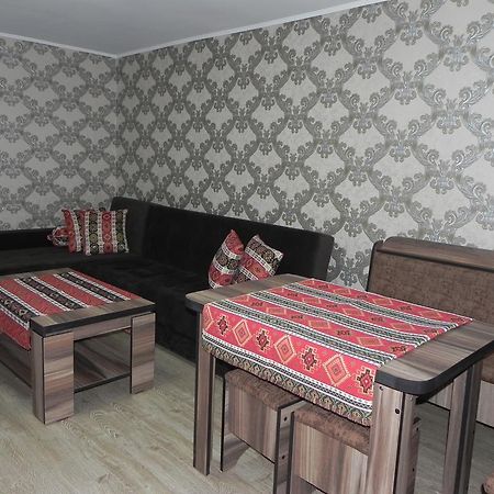Old Yard Guest House Тбілісі Екстер'єр фото