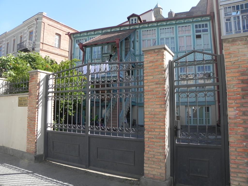 Old Yard Guest House Тбілісі Екстер'єр фото