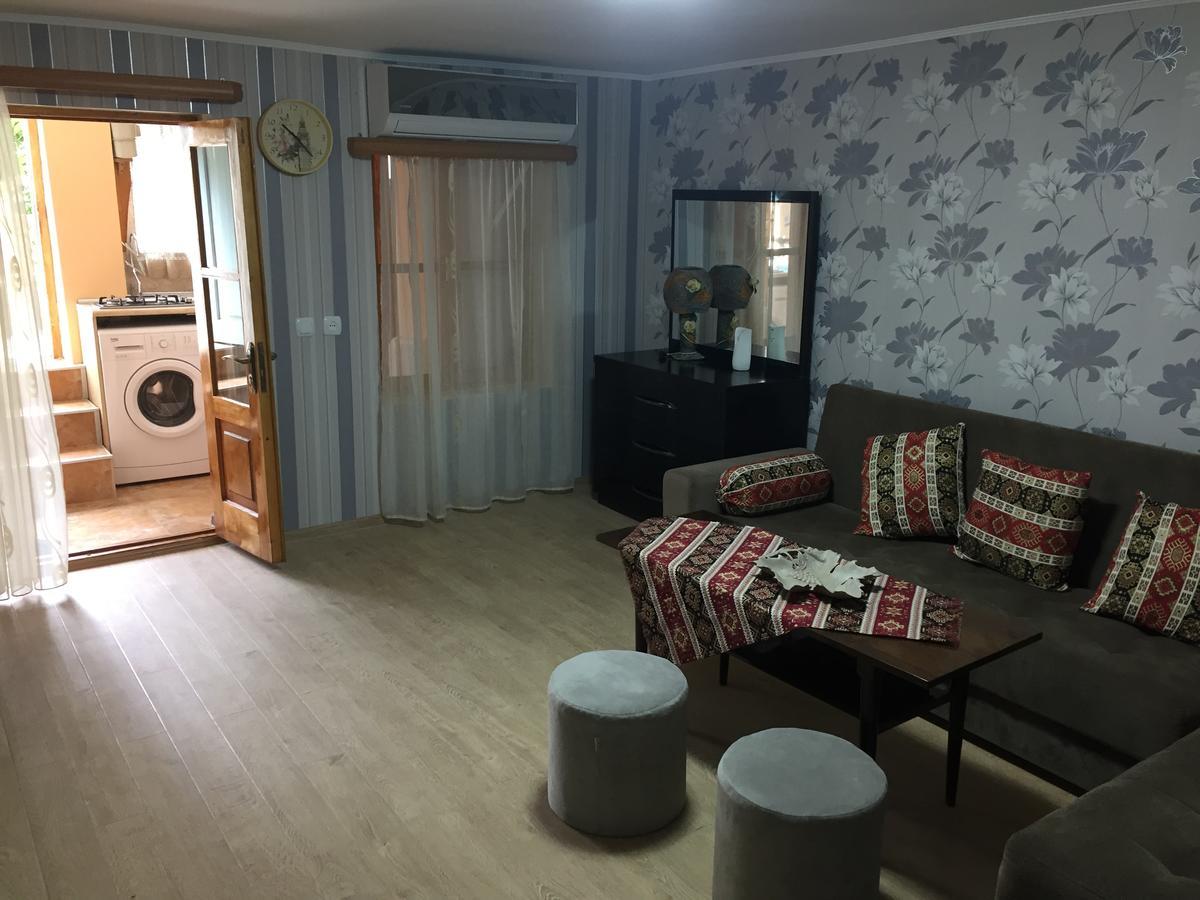 Old Yard Guest House Тбілісі Екстер'єр фото